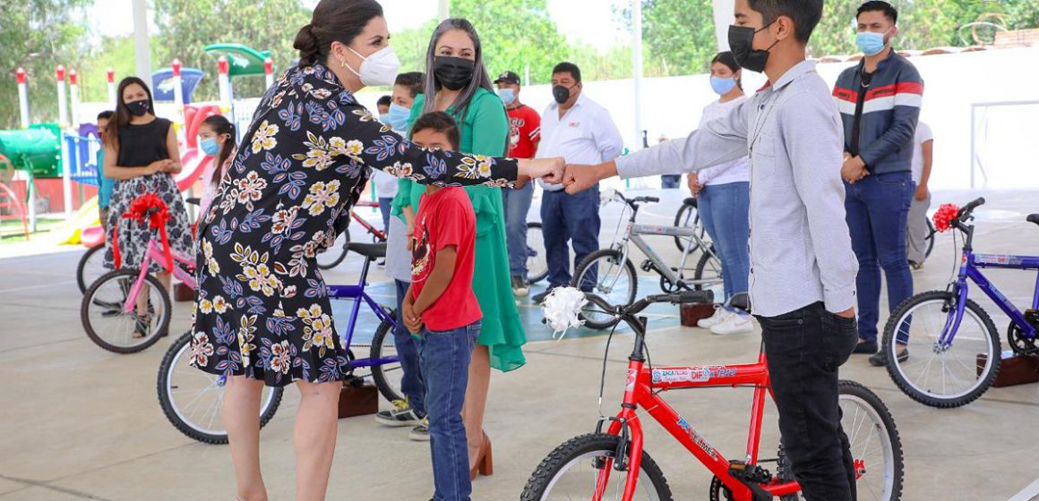 EN PRODUCTIVA GIRA DE TRABAJO ENTREGA SEDIF ESPACIO DIFERENTE Y BICICLETAS EN NORIA DE ÁNGELES