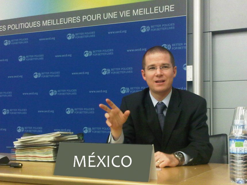 RICARDO ANAYA FUE CITADO POR LA FGR POR DELITOS QUE SUMAN PENA DE 30 AÑOS
