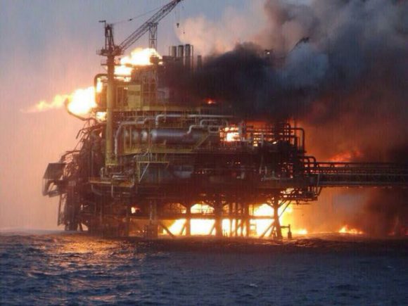INCENDIO EN PLATAFORMA OCEÁNICA DE PEMEX
