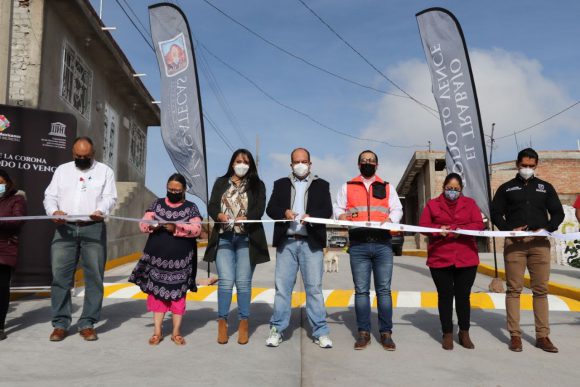 «EN LA CAPITAL CUMPLIMOS COMPROMISOS DE OBRA PÚBLICA CON CALIDAD Y CALIDEZ» : SALVADOR ESTRADA GONZÁLEZ «EN LA CAPITAL CUMPLIMOS COMPROMISOS DE OBRA PÚBLICA CON CALIDAD Y CALIDEZ» : SALVADOR ESTRADA GONZÁLEZ