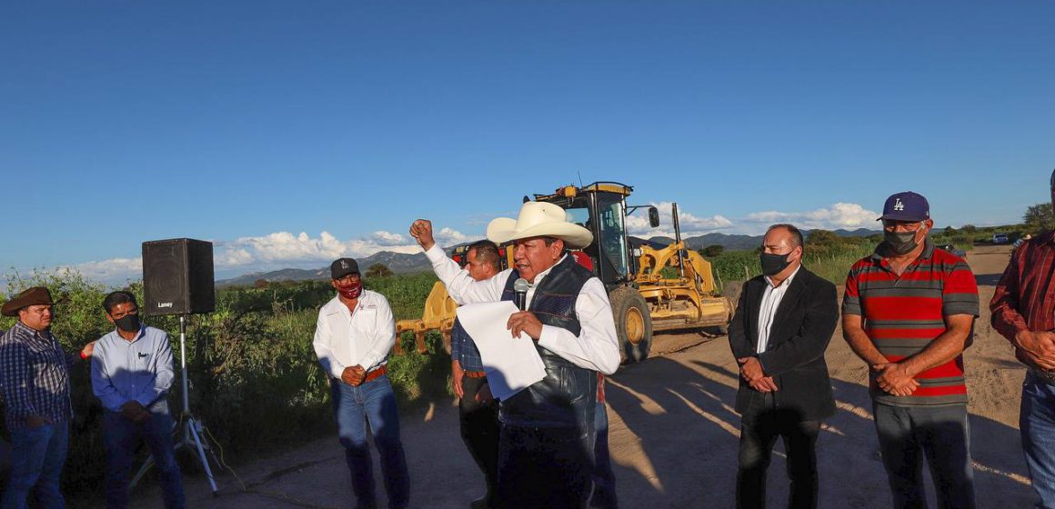 En Buenavista de Trujillo, David Monreal inició la transformación de las carreteras en Zacatecas