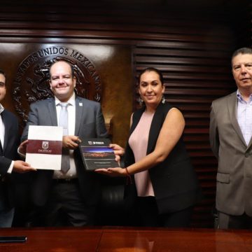 ENTREGÓ SALVADOR ESTRADA TERCER Y ÚLTIMO INFORME A LA LXIV LEGISLATURA