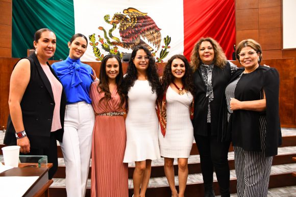 Se conformó el octavo grupo parlamentario y se modifica la integración de los órganos de gobierno