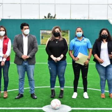 EN BENEFICIO DE APOZOLENSES, RESCATA INJUVENTUD CANCHA DE FÚTBOL