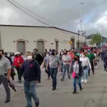 MARCHAN SINDICATOS UNIDOS; DESQUICIAN LA CIRCULACIÓN EN LA CAPITAL (Vídeo)