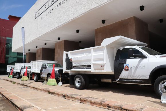 SE FORTALECE EL SERVICIO DE RECOLECCION DE BASURA EN ZACATECAS CON 4 VEHICULOS NUEVOS SE FORTALECE EL SERVICIO DE RECOLECCION DE BASURA EN ZACATECAS CON 4 VEHICULOS NUEVOS