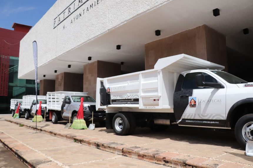SE FORTALECE EL SERVICIO DE RECOLECCION DE BASURA EN ZACATECAS CON 4 VEHICULOS NUEVOS
