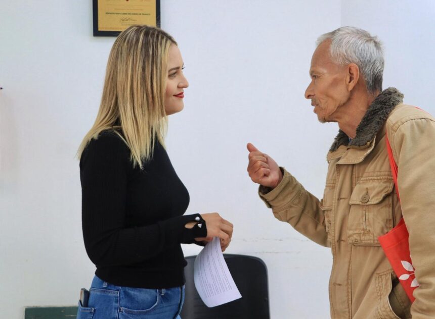 ENTREGA KARLA ESTRADA APOYOS ALIMENTARIOS EN COMUNIDADES DE LA CAPITAL