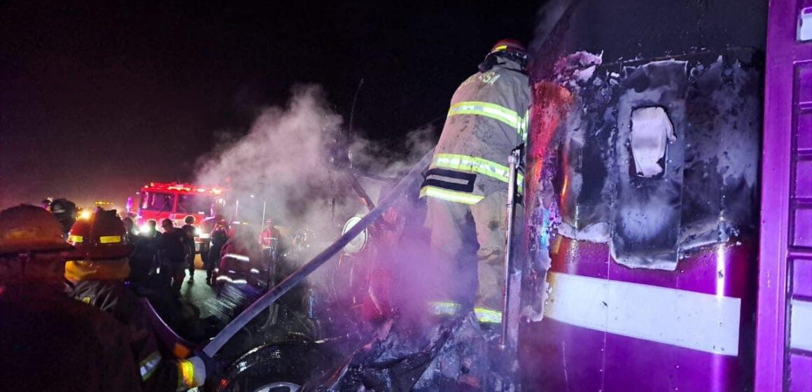 5 CAMIONES FUERON INCENDIADOS PARA BLOQUEAR CARRETERAS EN AGUASCALIENTES, LÍMITES CON ZACATECAS