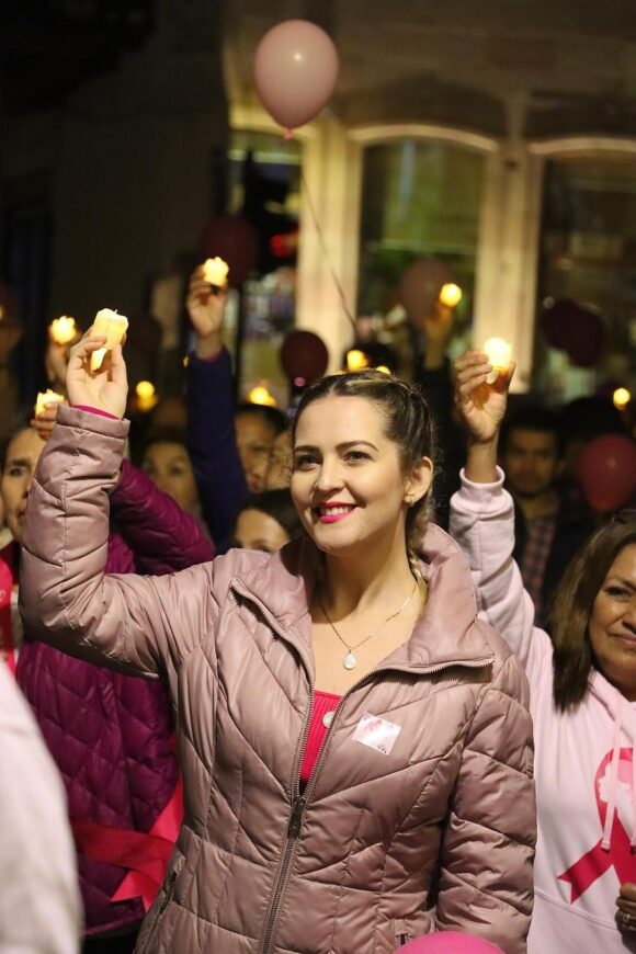 ZACATECAS SE UNE CONTRA EL CANCER DE MAMA EN UNA EMOTIVA MARCHA POR LA VIDA ZACATECAS SE UNE CONTRA EL CANCER DE MAMA EN UNA EMOTIVA MARCHA POR LA VIDA