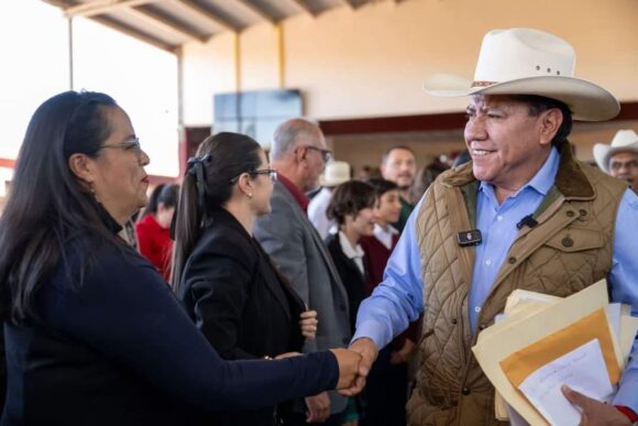 EL GOBERNADOR DAVID MONREAL ATIENDE DEMANDAS CIUDADANAS DURANTE LA AUDIENCIA EN SOMBRERETE