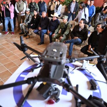 PRESENTA GOBERNADOR DAVID MONREAL AVIONES NO TRIPULADOS PARA COADYUVAR EN LA CONSOLIDACIÓN DE LA PAZ EN ZACATECAS