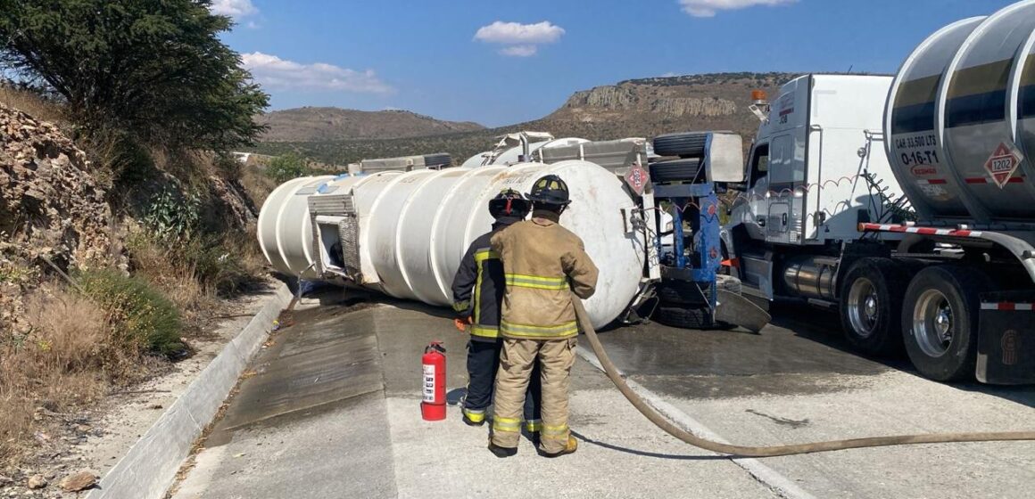 MIGUEL VARELA GIRA INSTRUCCIONES PARA ATENDER INCIDENTE EN AUTOPISTA AGS-ZAC