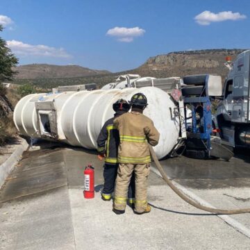 MIGUEL VARELA GIRA INSTRUCCIONES PARA ATENDER INCIDENTE EN AUTOPISTA AGS-ZAC
