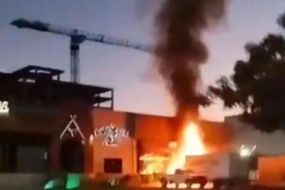 ATACAN RESTAURANTES DE SUSHI EN CULIACÁN; ARROJARON ARTEFACTO EXPLOSIVO