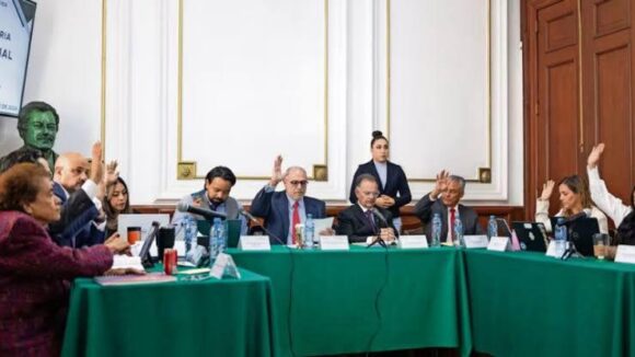 PRODUCTOS CHINOS ACAPARAN COMERCIOSPESE A CIERRE DE IZAZAGA 89