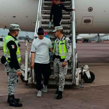SUJETO INTENTA SECUESTRAR AVIÓN DE VOLARIS Y ES DETENIDO