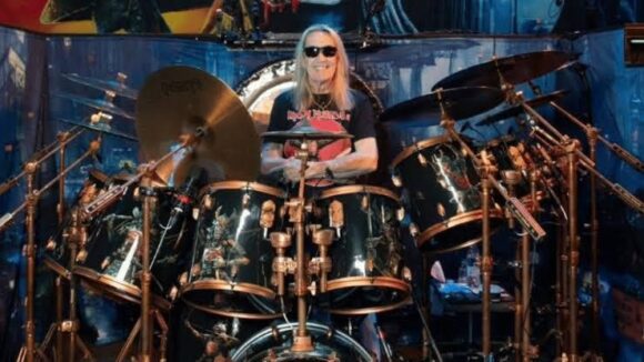 NICKO MCBRAIN, BATERISTA DE IRON MAIDEN, ANUNCIA SU RETIRO DE LOS ESCENARIOS NICKO MCBRAIN, BATERISTA DE IRON MAIDEN, ANUNCIA SU RETIRO DE LOS ESCENARIOS