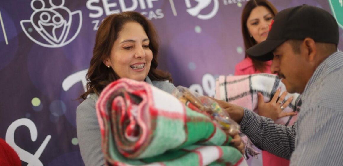 COMO PARTE DEL PROGRAMA INVERNAL, GOBIERNO DE ZACATECAS ENTREGA COBIJAS Y BOLOS A SISTEMAS MUNICIPALES DIF
