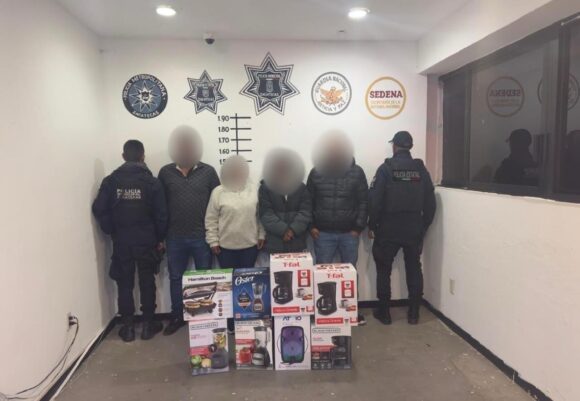 DETIENEN A CUATRO PERSONAS POR PRESUNTO FRAUDE EN ZACATECAS DETIENEN A CUATRO PERSONAS POR PRESUNTO FRAUDE EN ZACATECAS