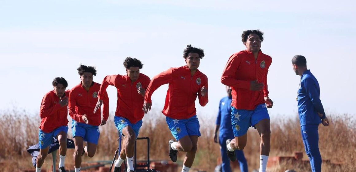 ROBAN AUTO A DOS JUGADORES DE CHIVAS. SE RECUPERÓ