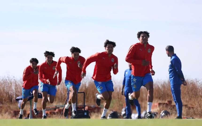 ROBAN AUTO A DOS JUGADORES DE CHIVAS. SE RECUPERÓ