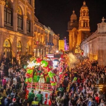 MILES DE FAMILIAS DISFRUTAN LA MAGIA DE LA NAVIDAD CON EL DESFILE “JUNTOS SOMOS PAZ” ZACATECAS 2024