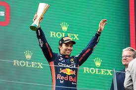EL EFECTO CHECO PÉREZ PROVOCA QUE EL DUEÑO DE RED BULL PIERDA CASI 900 MDD EN UN DÍA