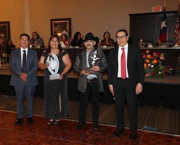 RESPALDA GOBIERNO DE ZACATECAS A LA COMUNIDAD MIGRANTE RADICADA EN ESTADOS UNIDOS RESPALDA GOBIERNO DE ZACATECAS A LA COMUNIDAD MIGRANTE RADICADA EN ESTADOS UNIDOS