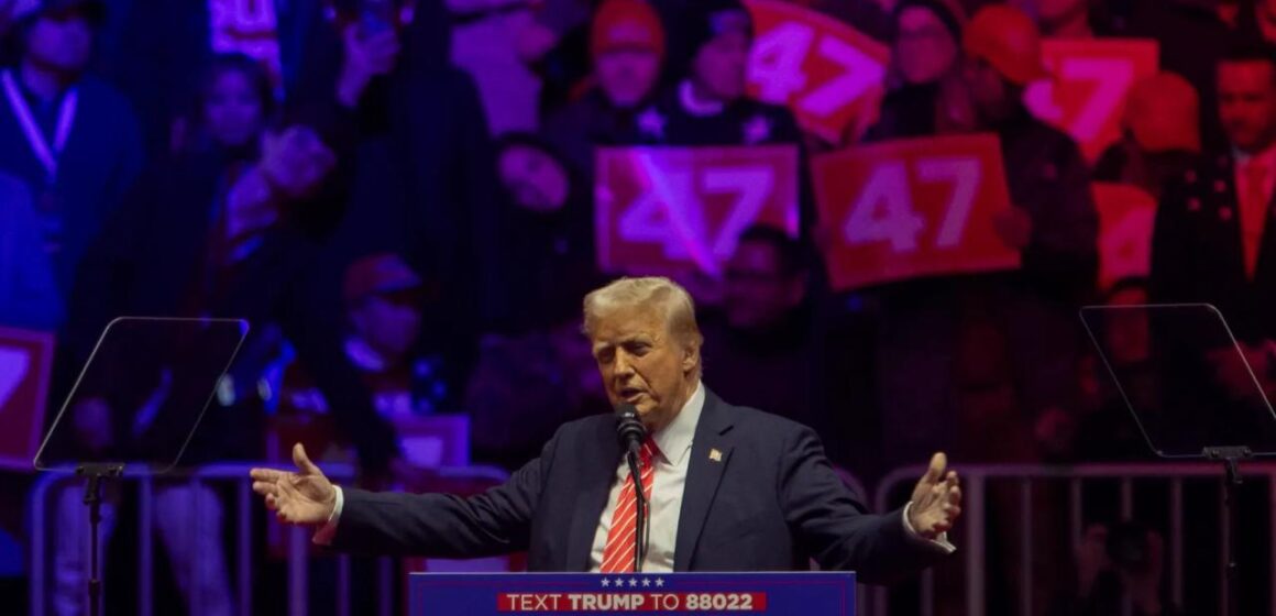 TRUMP CELEBRA SU «MITIN DE LA VICTORIA»,HOY JURARÁ COMO 47° PRESIDENTE DE EE.UU.