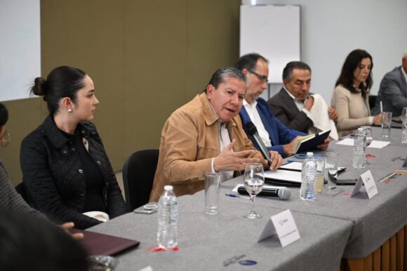 RECONOCEN EMPRESARIOS MINEROS AL GOBERNADOR DAVID MONREAL POR LOGROS EN MATERIA DE SEGURIDAD RECONOCEN EMPRESARIOS MINEROS AL GOBERNADOR DAVID MONREAL POR LOGROS EN MATERIA DE SEGURIDAD