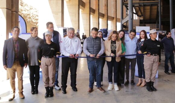 INAUGURA MIGUEL VARELA LA «EXPO ORIENTA EN TU ESCUELA» PARA ACERCAR A JÓVENES A SU FUTURO EDUCATIVO INAUGURA MIGUEL VARELA LA «EXPO ORIENTA EN TU ESCUELA» PARA ACERCAR A JÓVENES A SU FUTURO EDUCATIVO