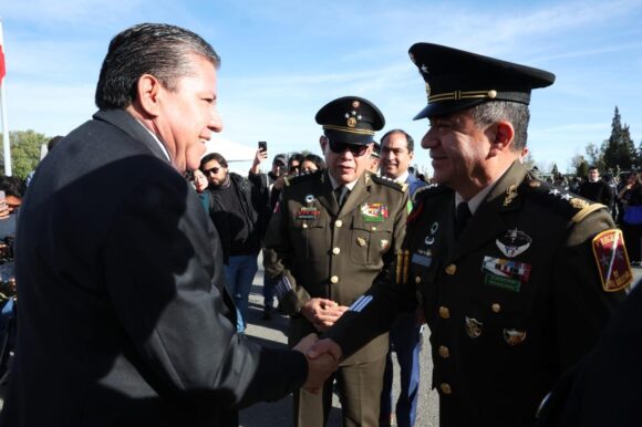 ENCABEZA GOBERNADOR CEREMONIA DE TOMA DE PROTESTA DEL NUEVO COMANDANTE DE LA ONCEAVA ZONA MILITAR ENCABEZA GOBERNADOR CEREMONIA DE TOMA DE PROTESTA DEL NUEVO COMANDANTE DE LA ONCEAVA ZONA MILITAR