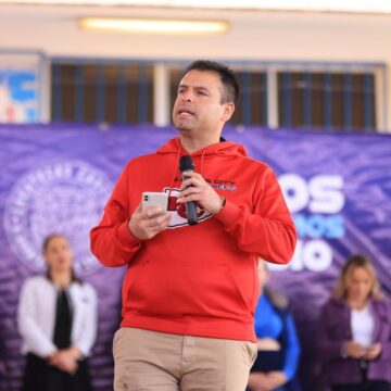 COMPROMISO CON LA EDUCACIÓN: MIGUEL VARELA ANUNCIA MURO DE CONTENCIÓN EN JARDÍN DE NIÑOS «MARÍA ENRIQUETA CAMARILLO»