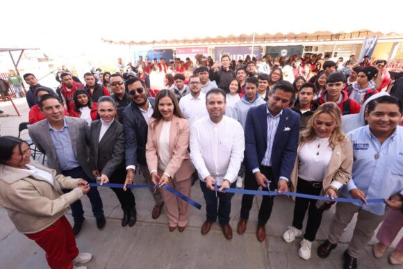 REAFIRMA MIGUEL VARELA SU APOYO A LA JUVENTUD ZACATECANA CON DE EXPO ORIENTA EN EL CBTIS 23