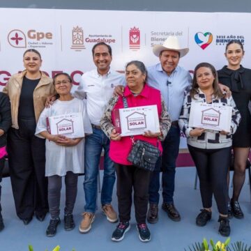 BENEFICIA DAVID MONREAL A FAMILIAS DE ZACATECAS Y GUADALUPE CON CALENTADORES SOLARES BENEFICIA DAVID MONREAL A FAMILIAS DE ZACATECAS Y GUADALUPE CON CALENTADORES SOLARES