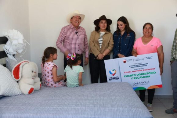 MEJORA GOBERNADOR DAVID MONREAL ÁVILA VIVIENDAS DE FAMILIAS DE COMUNIDADES RURALES DEL TERRITORIO ZACATECANO MEJORA GOBERNADOR DAVID MONREAL ÁVILA VIVIENDAS DE FAMILIAS DE COMUNIDADES RURALES DEL TERRITORIO ZACATECANO
