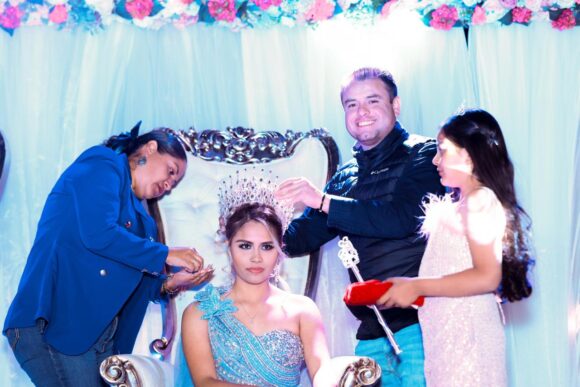 INAUGURA MIGUEL VARELA FIESTAS PATRONALES EN EL MAGUEY