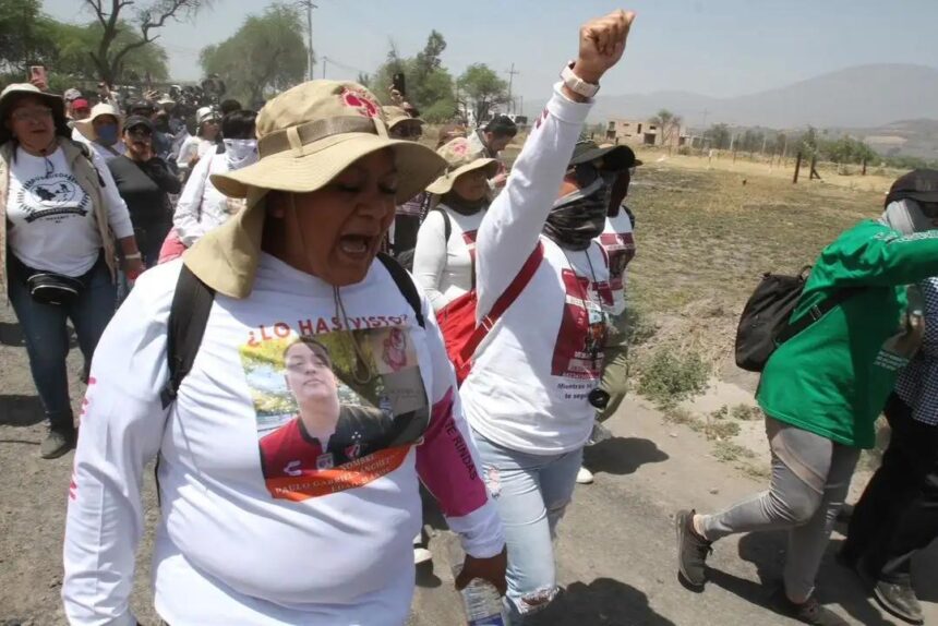 PERSONAS BUSCADORAS INGRESAN AL RANCHO IZAGUIRRE TRAS «ROMPER» CERCO POLICIACO