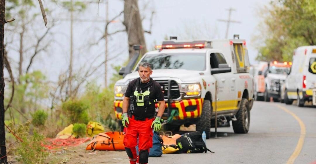 CAMIONETA CAE A BARRANCO Y DEJA 12 MUERTOS EN SANTIAGO, NL
