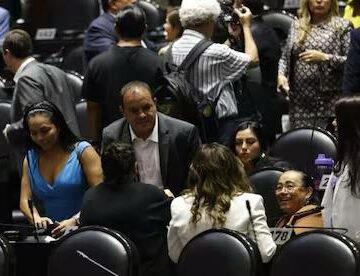 DIPUTADAS DE MORENA ARROPAN A CUAUHTÉMOC BLANCO PREVIO A VOTACIÓN SOBRE DESAFUERO; “NO ESTÁS SOLO”, EXPRESAN
