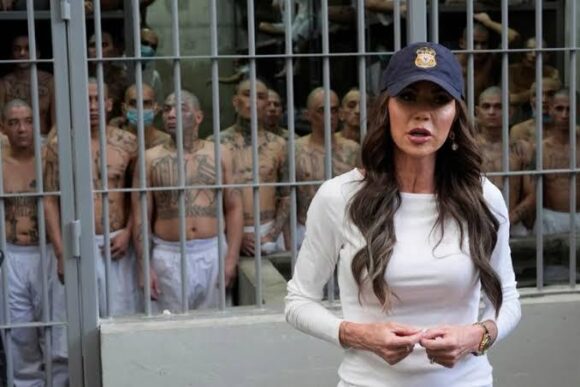 EE.UU. BUSCA AUMENTAR DEPORTACIONES A EL SALVADOR: KRISTI NOEM EE.UU. BUSCA AUMENTAR DEPORTACIONES A EL SALVADOR: KRISTI NOEM