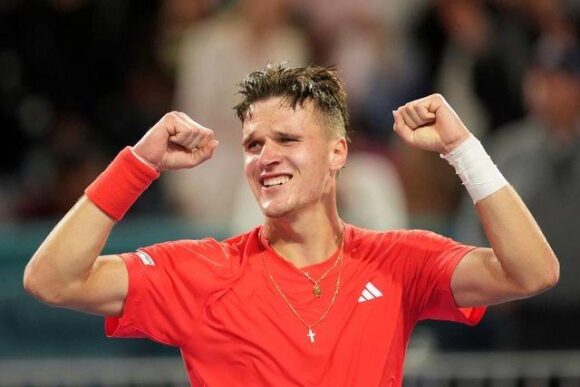 MENSIK SE PROCLAMA CAMPEÓN EN MIAMI TRAS VENCER A DJOKOVIC