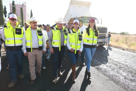 AVANZA EL PLAN DE RESCATE CARRETERO; SUPERVISA EL GOBERNADOR OBRAS EN JUAN ALDAMA Y MIGUEL AUZA AVANZA EL PLAN DE RESCATE CARRETERO; SUPERVISA EL GOBERNADOR OBRAS EN JUAN ALDAMA Y MIGUEL AUZA