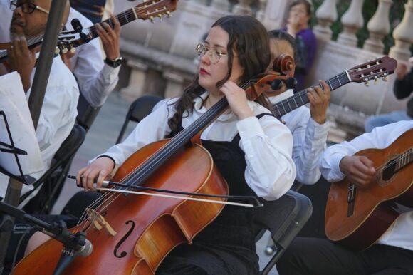 DAN INICIO LAS TRADICIONALES SERENATAS DE ABRIL 2025 DAN INICIO LAS TRADICIONALES SERENATAS DE ABRIL 2025