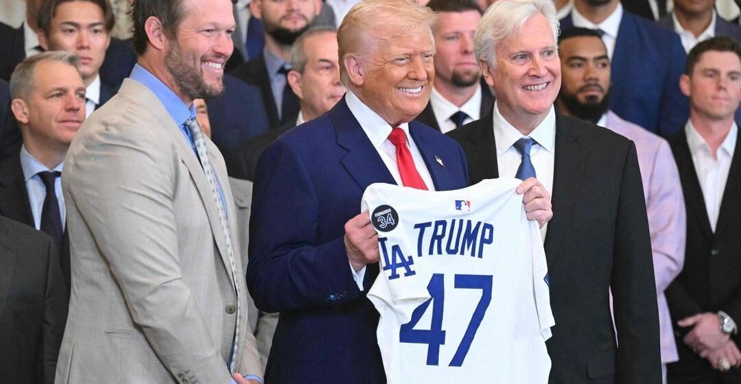 TRUMP RECIBE A LOS CAMPEONES DODGERS EN LA CASA BLANCA