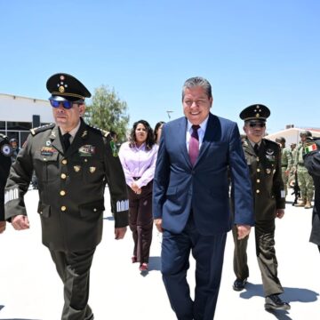 GOBERNADOR DAVID MONREAL DA LA BIENVENIDA A VICENTE DIMAYUGA, NUEVO COORDINADOR DE LA GUARDIA NACIONAL EN ZACATECAS