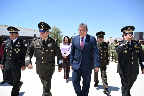 GOBERNADOR DAVID MONREAL DA LA BIENVENIDA A VICENTE DIMAYUGA, NUEVO COORDINADOR DE LA GUARDIA NACIONAL EN ZACATECAS GOBERNADOR DAVID MONREAL DA LA BIENVENIDA A VICENTE DIMAYUGA, NUEVO COORDINADOR DE LA GUARDIA NACIONAL EN ZACATECAS
