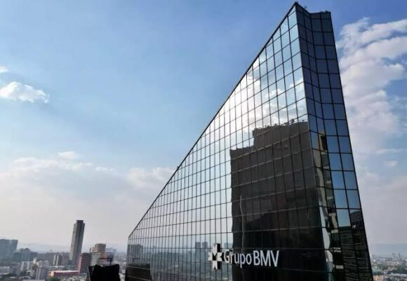 PESO Y BMV SE REPLIEGAN DE NUEVO POR TEMORES DE GUERRA COMERCIAL PESO Y BMV SE REPLIEGAN DE NUEVO POR TEMORES DE GUERRA COMERCIAL