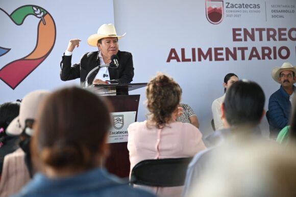 ENTREGA GOBERNADOR DAVID MONREAL APOYOS ALIMENTARIOS DEL PROGRAMA CORAZÓN CONTENTO A FAMILIAS DE TEPETONGO